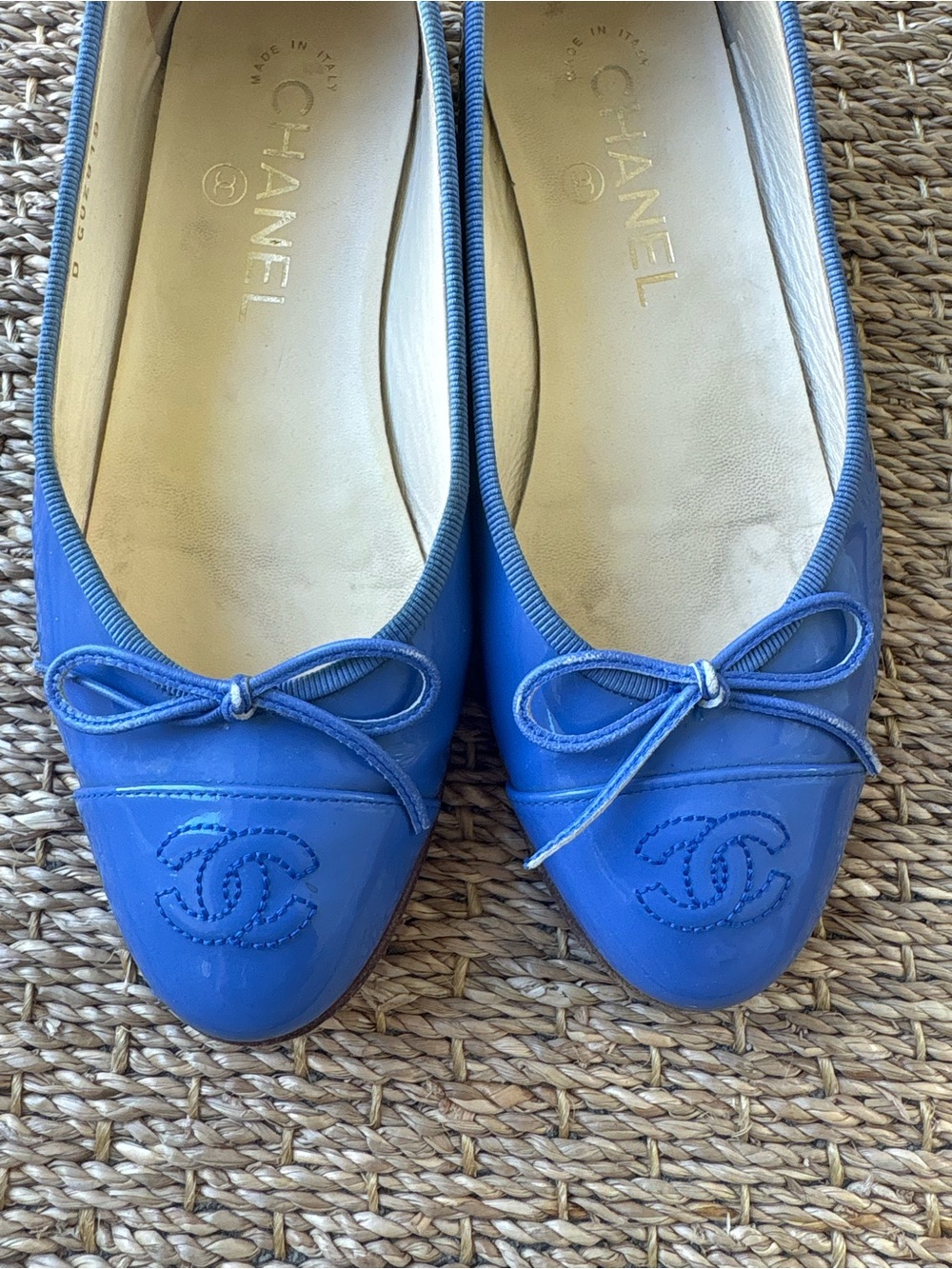 CHANEL Patent Blue Leather CC Bow Ballet Flats